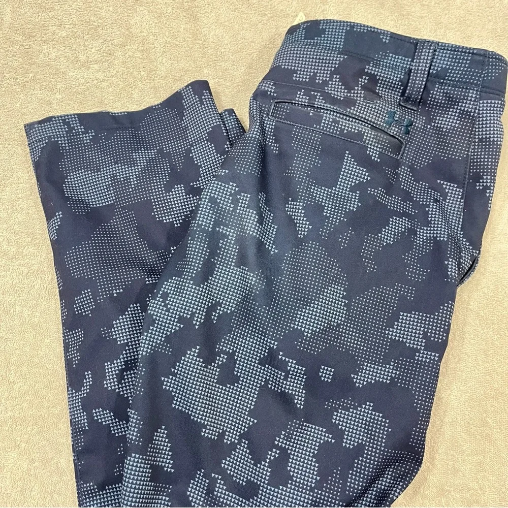 Under Armour Match Play Pants Boys 16 Blue Camoflauge Loose Fit Golf - Picture 1 of 8